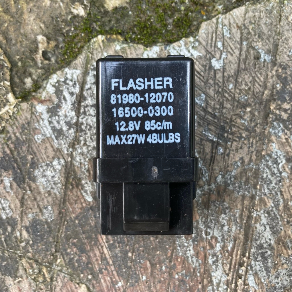 Flasher Assy Turn Signal Lampu Sen Sein 12V 3 Pin Toyota Starlet EP80 EP81 EP82 EP85 EP90 EP91 EP95 