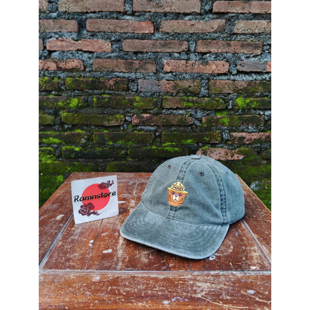 topi smokey bear washing