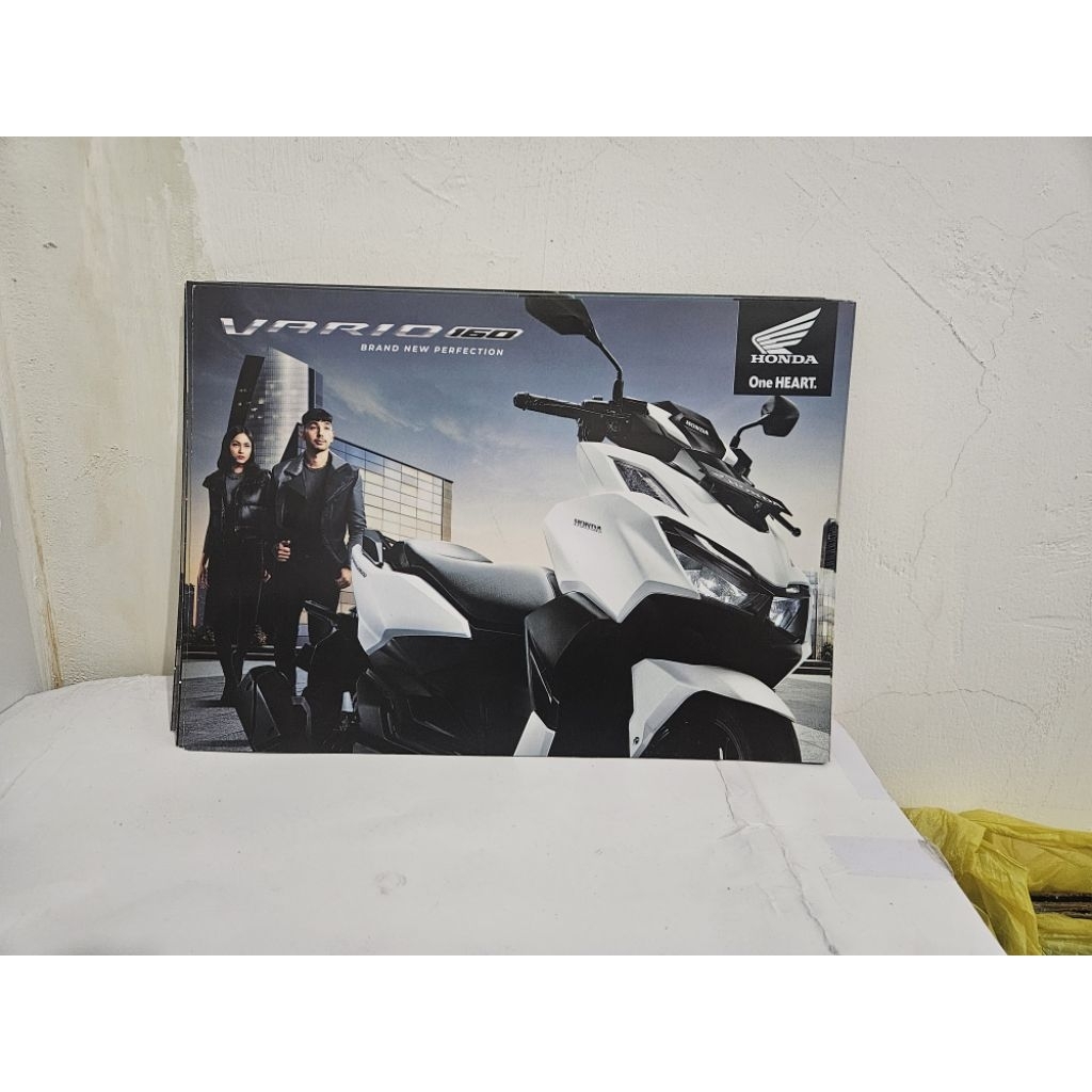 brosur katalog motor honda vario 160 2023 leaflet