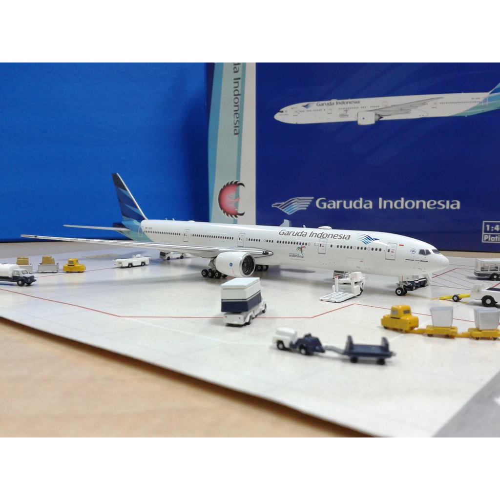 Diecast Pesawat Garuda Indonesia Boeing 777-300(ER) rego PK-GIG with "Wonderful Indonesia" sticker k