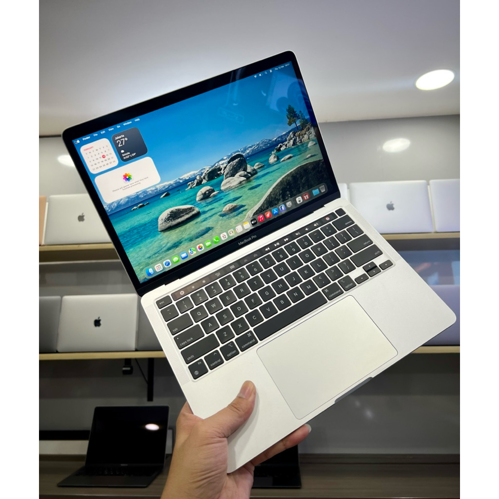 Macbook pro M1 16GB 256GB mulus siap pakai dan bergaransi