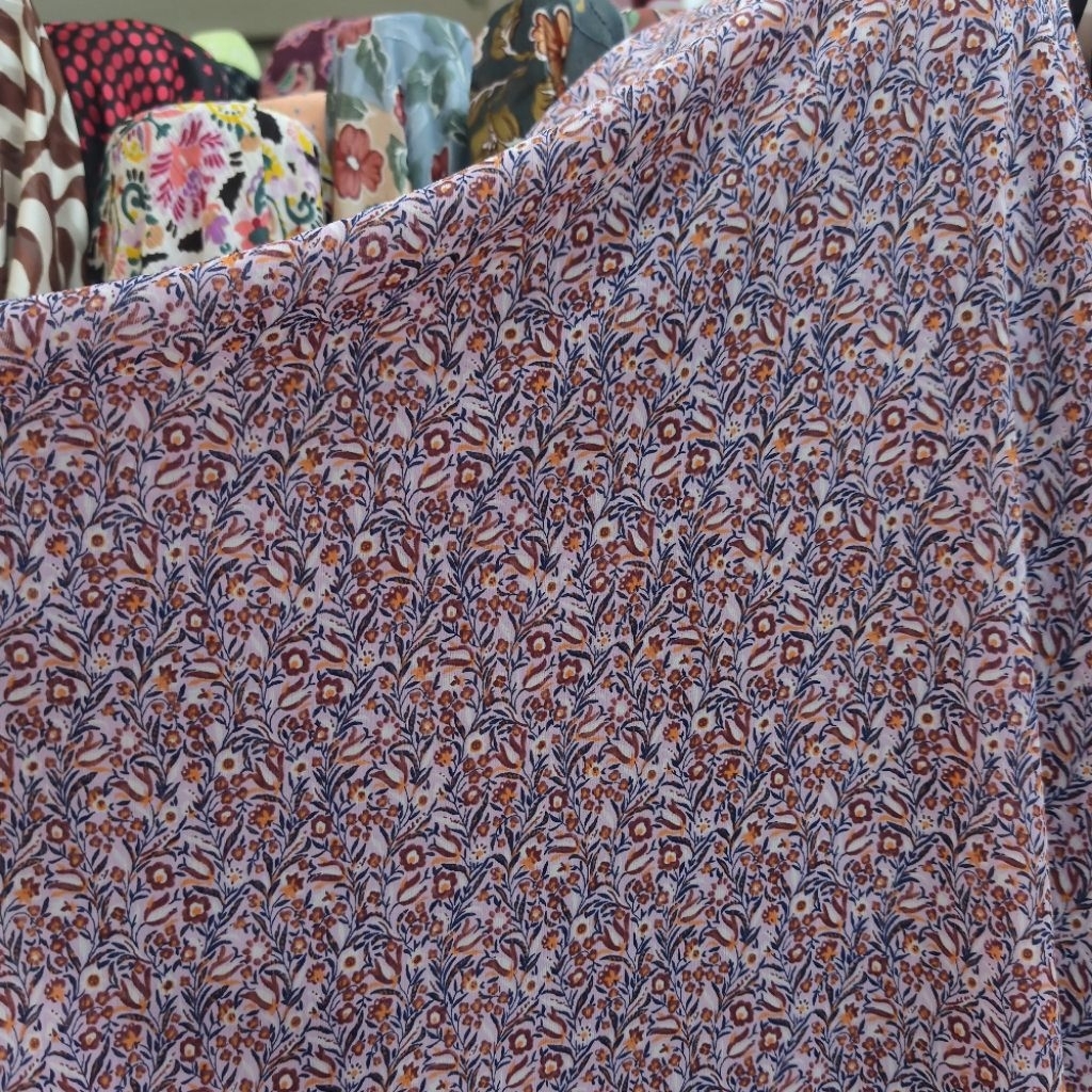 Kain ceruti motif motif bunga kecil