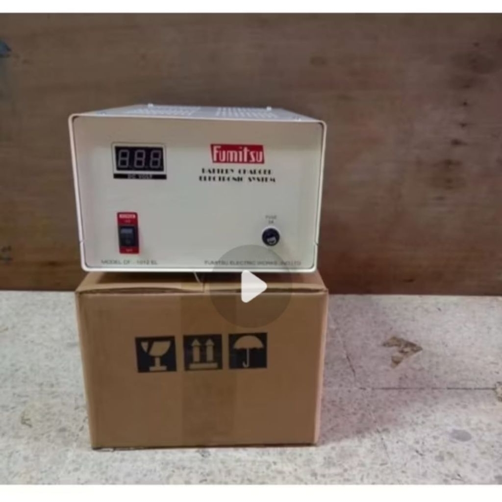 FUMITSU CF 1012 EL FULL AUTOMATIC BATTERY CHARGER 12V
