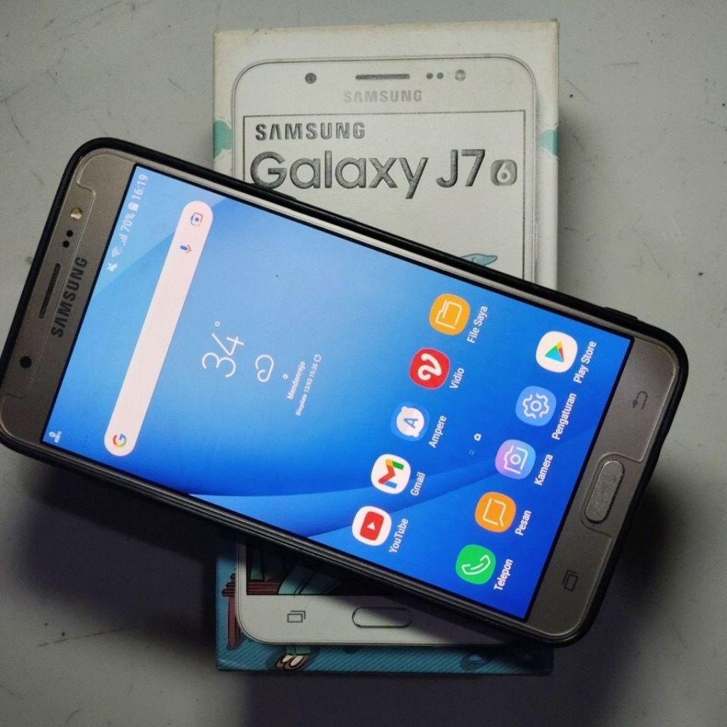 SAMSUNG GALAXY J7 2016 NFC 2/16 GOLD 5.5" SUPER AMOLED EXYNOS 7870 (28nm) FULLSET SECOND (Baca Deskr