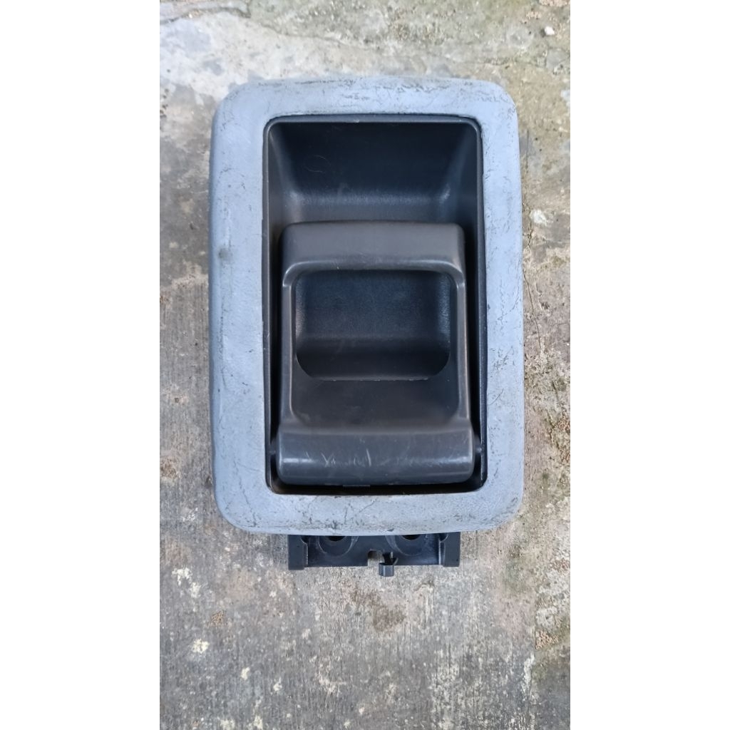 Handle Pintu Dalam Nissan Terrano