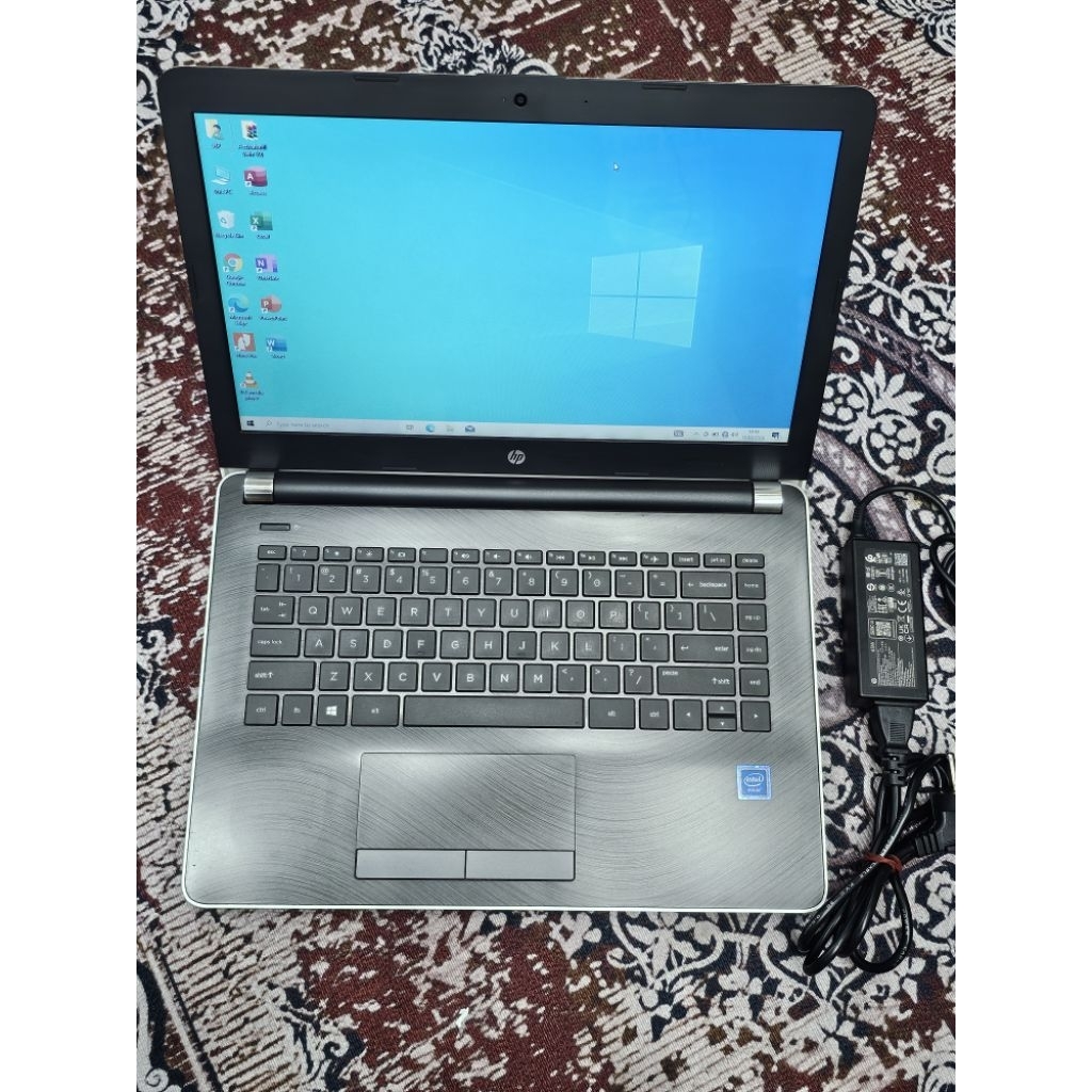 Laptop Leptop HP 14-BS718TU Intel Celeron N3060 RAM 4GB SSD 128GB Windows 10 Second pilihan terbaik