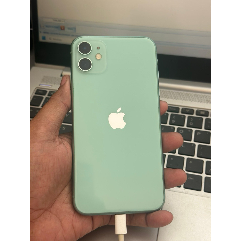 Iphone 11 64GB second | @iphone 11