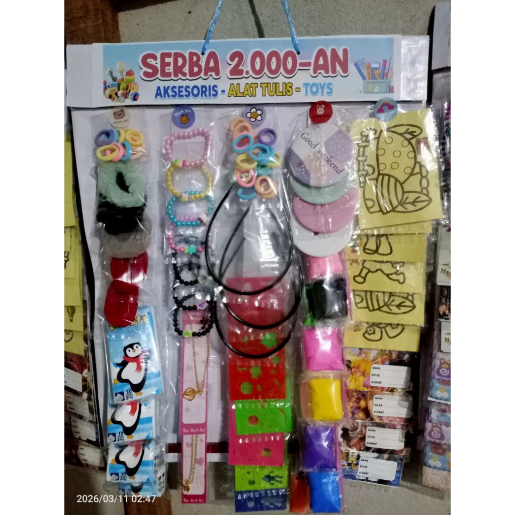 rentengan serba 2000an isi 50 pcs lengkap acesoris ATK dan toys