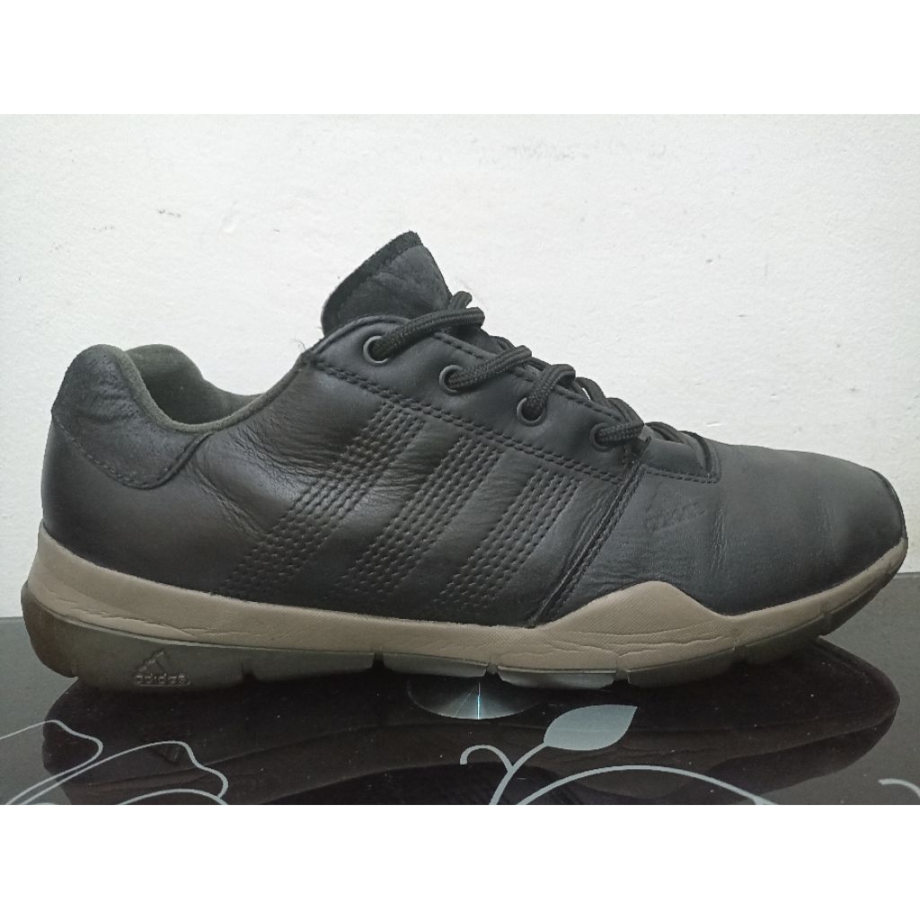 Sepatu Second Ori - Adidas Anzit DLX Size 42