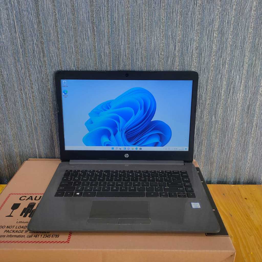 Laptop HP 240 G7, Core i3-1005G1, Ram 4 GB / 1Tb, Seri Baru, Lengkap, Silver Dop