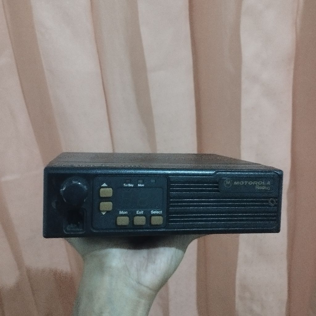 radio komunikasi rig motorola radius gm208 second