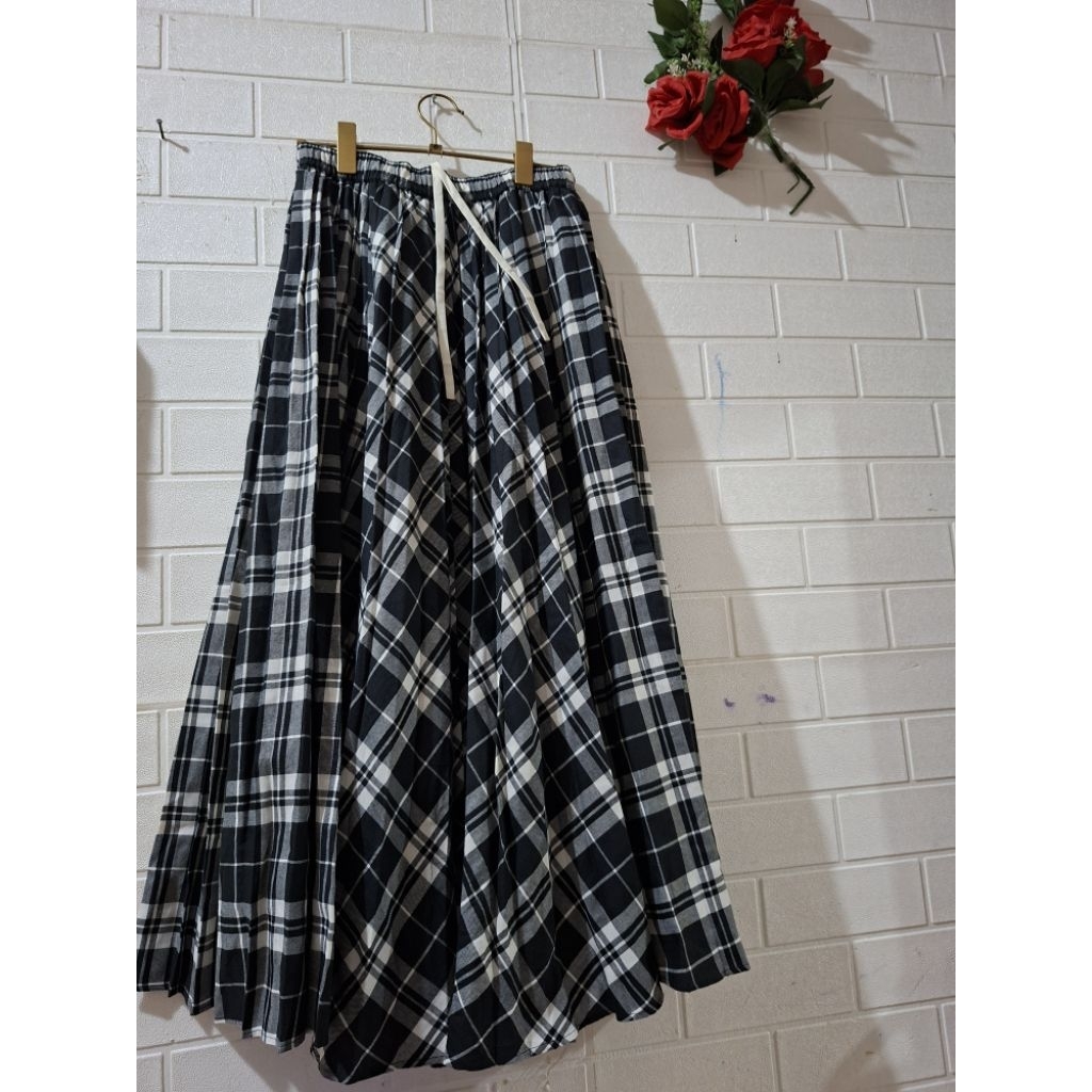 Rok Plisket tartan by Niko and