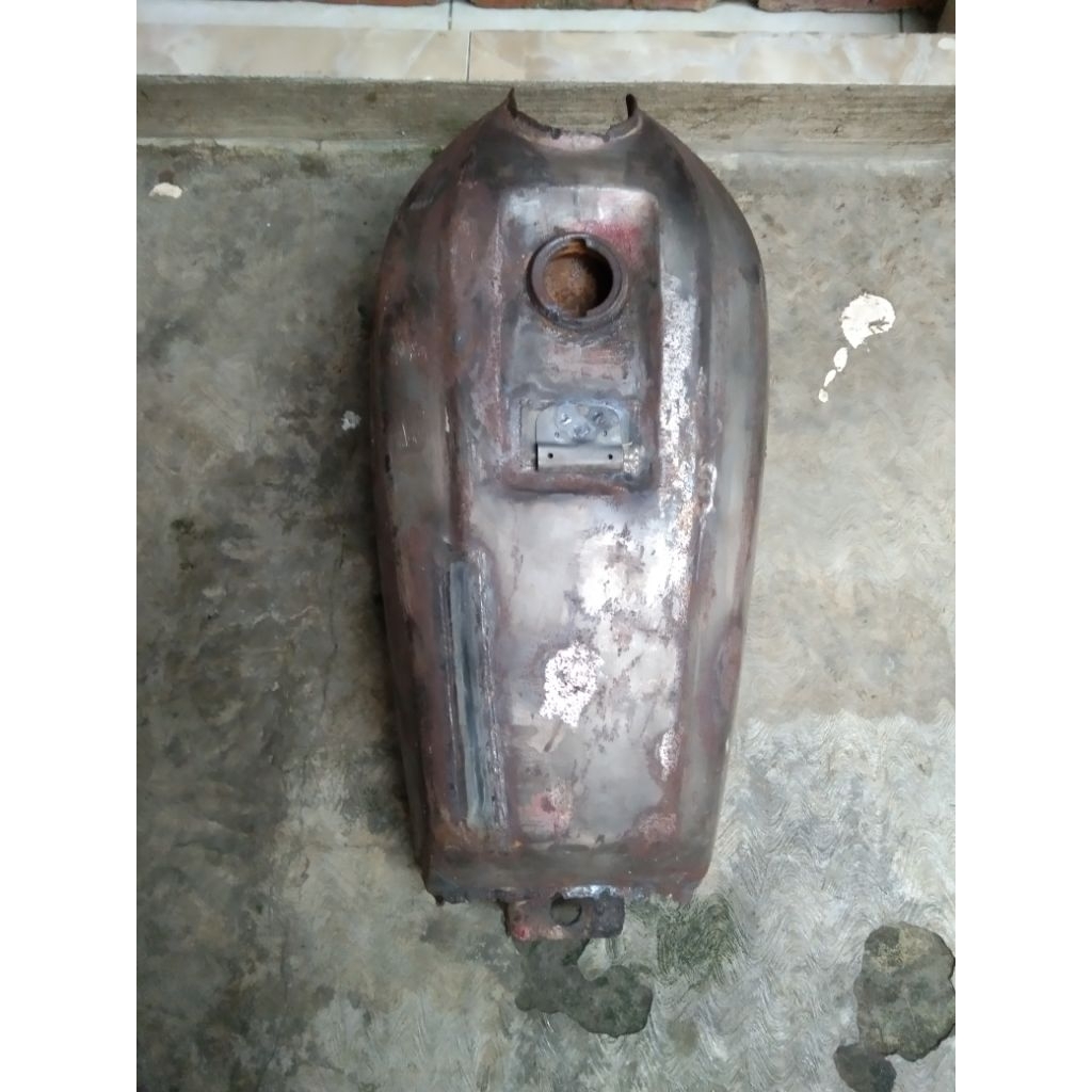 Tangki gl100 / gl125 ori bekas, kondisi bekas & siap naik cat