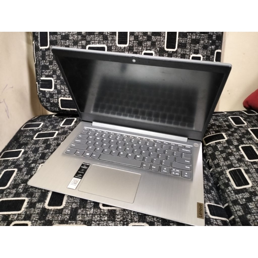 Lenovo Ideapad slim3 AMD 3020e RAM 4 GB SSD 256 mantap tipis ringan SILVER