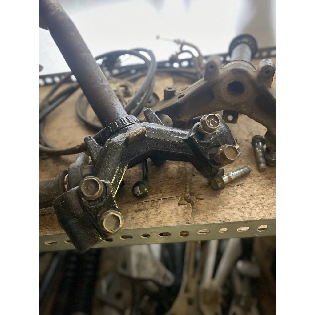 Baut Shok Depan Honda Supra x 125 Kharisma 125 original