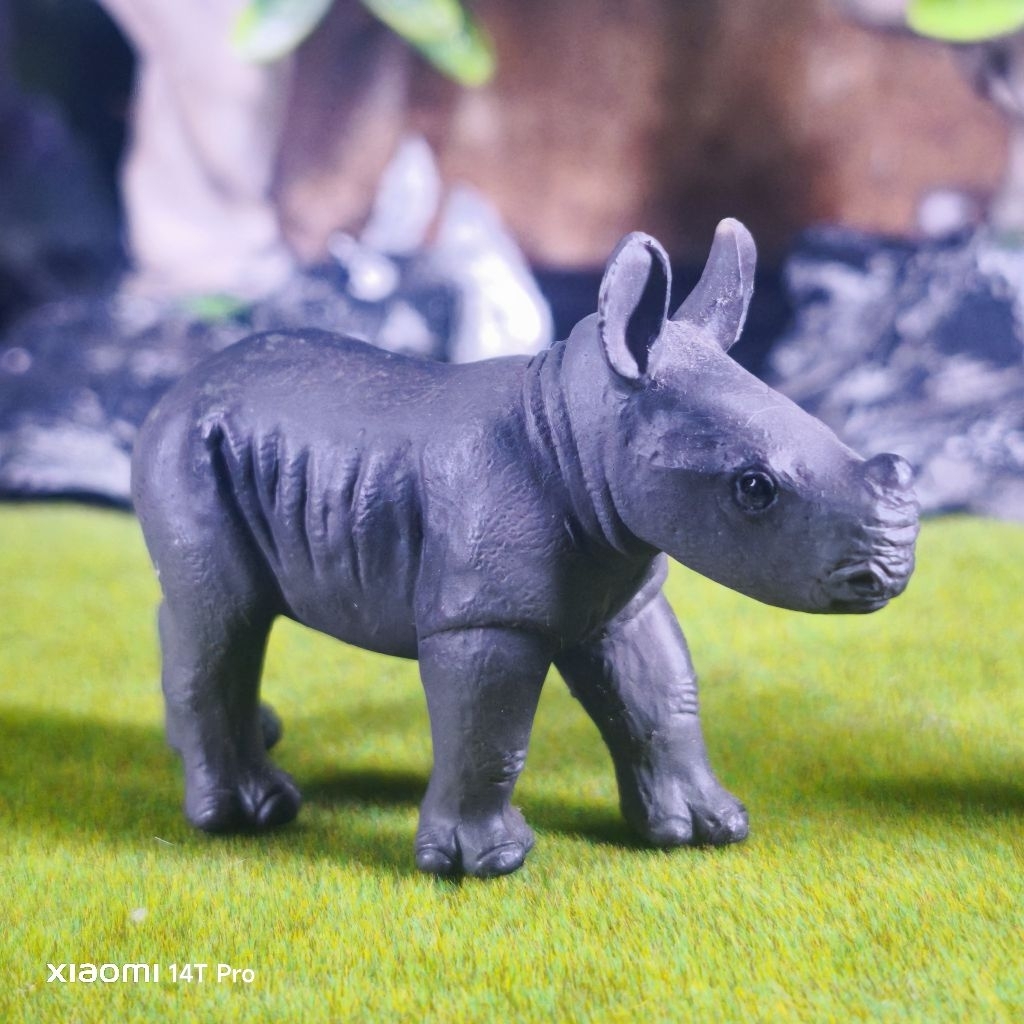 Mojo 2016 Rhinoceros calf badak figure