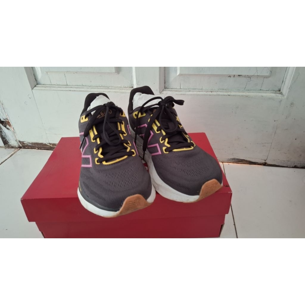 NB 680 Fresh Foam ( Preloved )