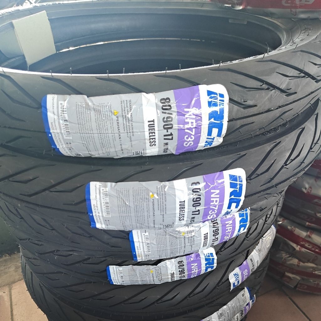 ban luar irc tubeless 80/90-17 nr73s