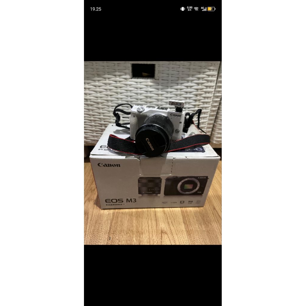 Canon EOS M3