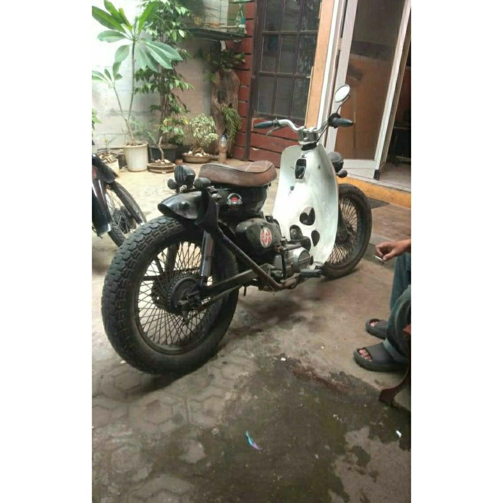 street cub Basic Honda bulus plat dk tahun 1993 STNK ada BPKB gak kebawa. TT/barter ajukan.
Lokasi b
