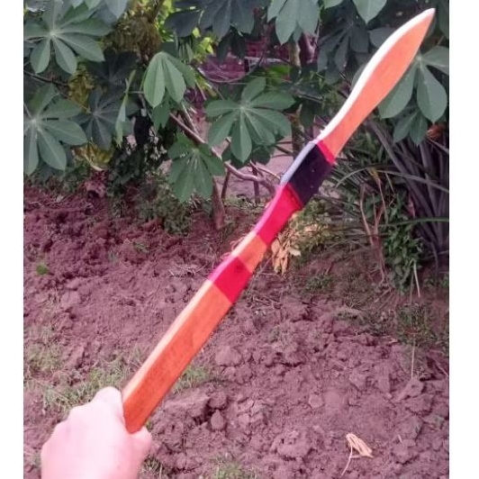 tombak kyai pleret - tombak kayu - tombak mainan - tombak kayu mainan - tombak