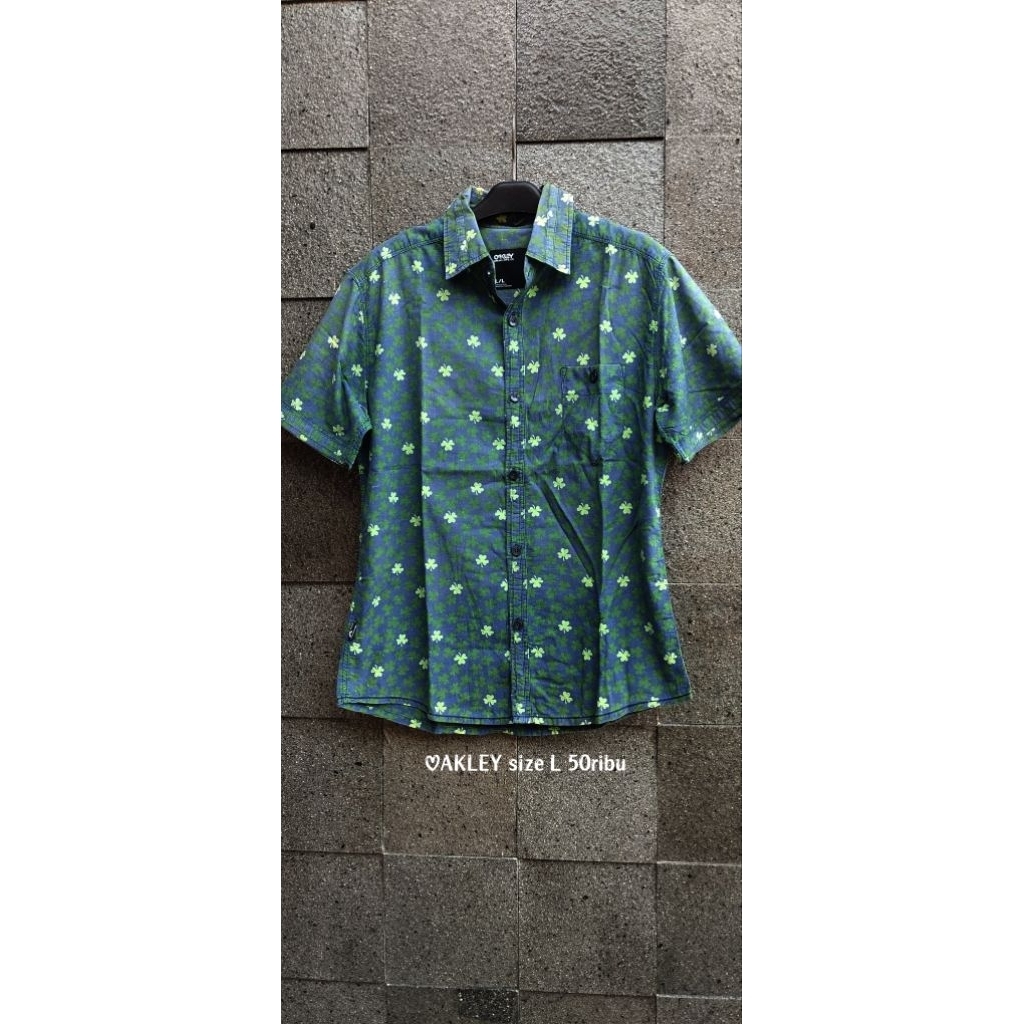 Kemeja Preloved OAKLEY Size L