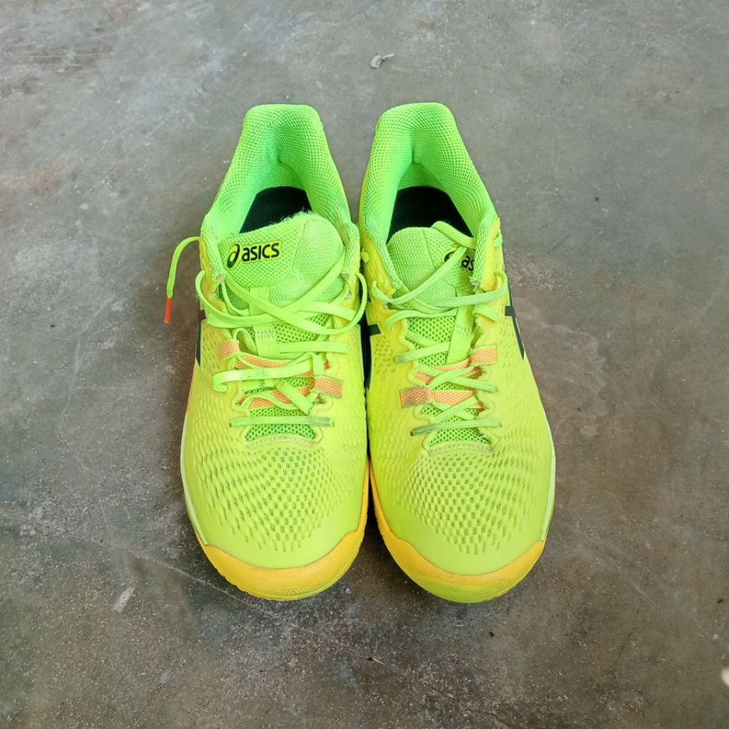 sepatu tenis asics original
