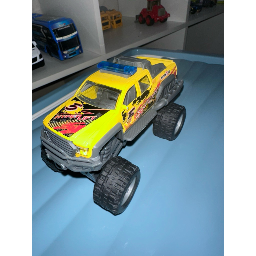 mobilan anak dickies yellow