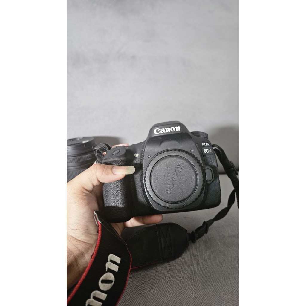 KAMERA EOS CANON 80D + 2 Lensa 1 Flash ( LENSA FIX 50mm IS STM & SIGMA 18-250 MACRO) (FLASH YN560 IV