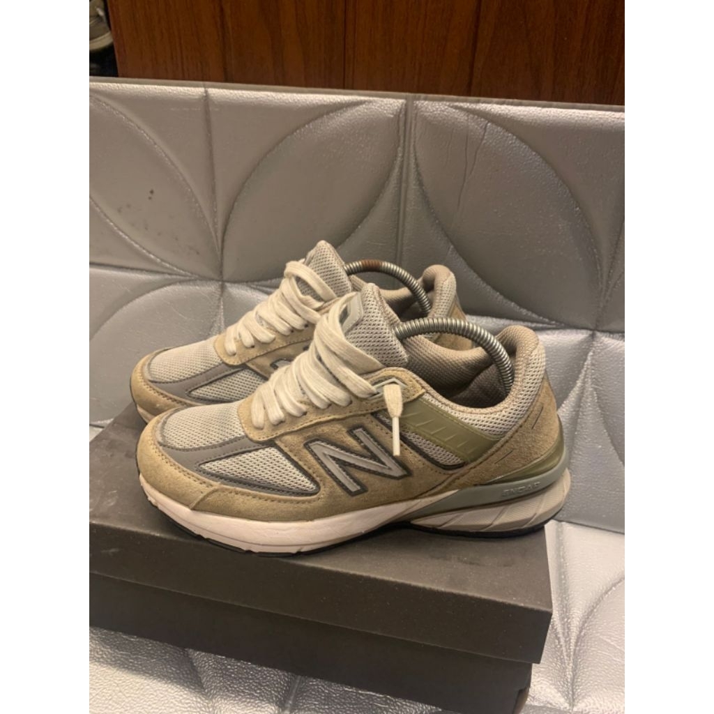 Sepatu New Balance second mulus