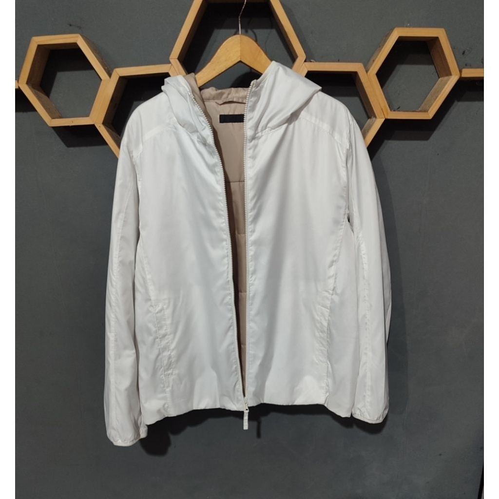JACKET UNIQLO PUTIH SIZE L