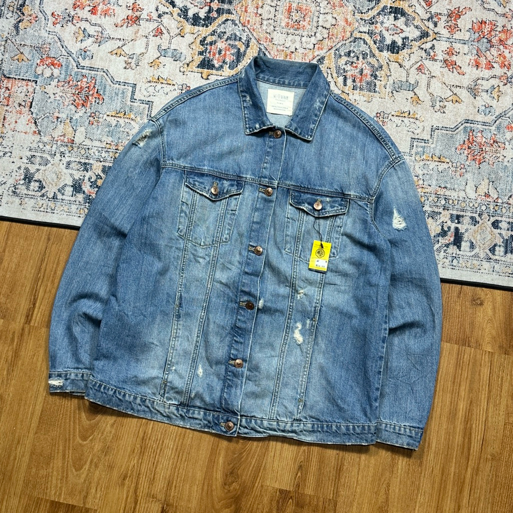 ZARA RIPPED TRUCKER JEANS SECOND