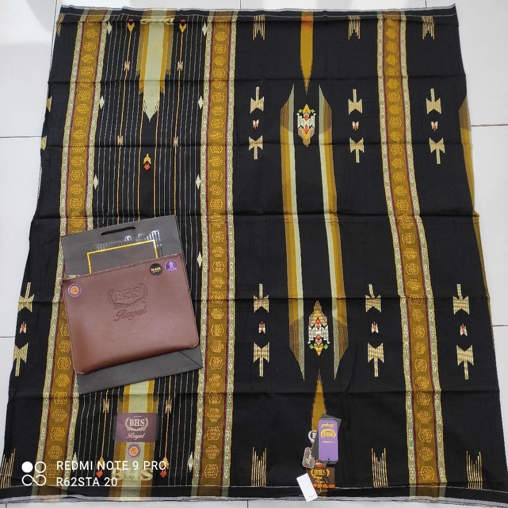 SARUNG BHS ROYAL STA R62 GOLD SILVER