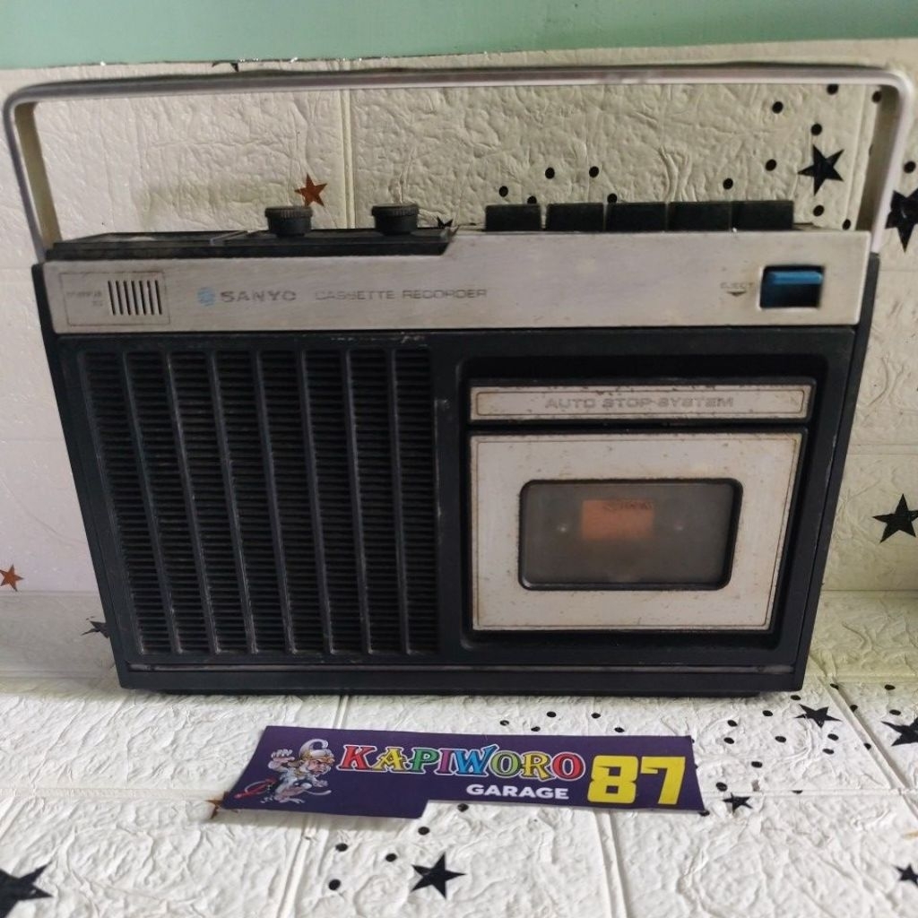 radio jadul SANYO bahan vintage mati