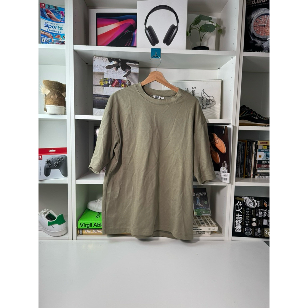 Kaos Oversize uniqlo olive green