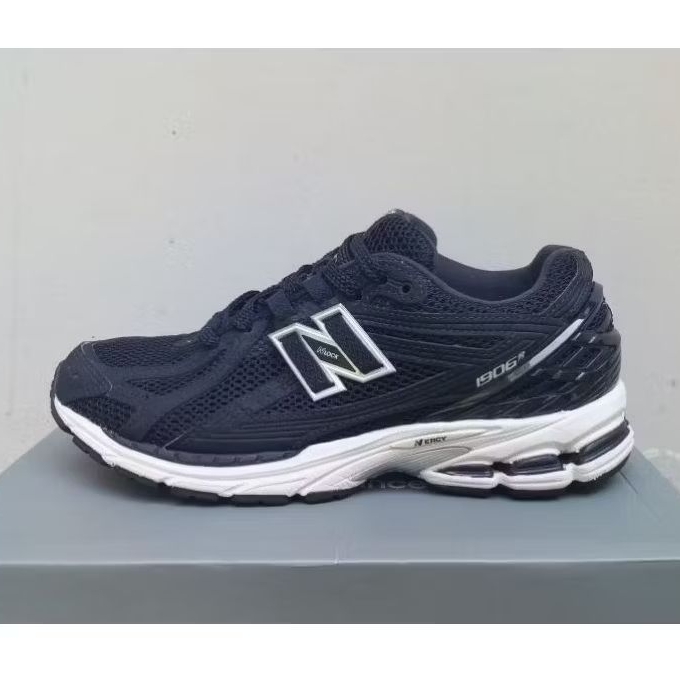 Sepatu Sneakers New Balance 1906r Black/Hitam Original 41,5