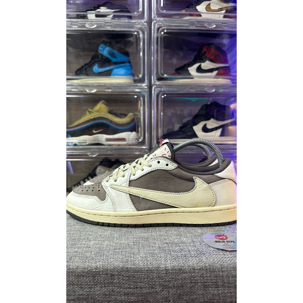 AIR JORDAN 1 LOW TRAVIS SCOTT REVERSE MOCHA , SEPATU , SHOES , SNEAKERS