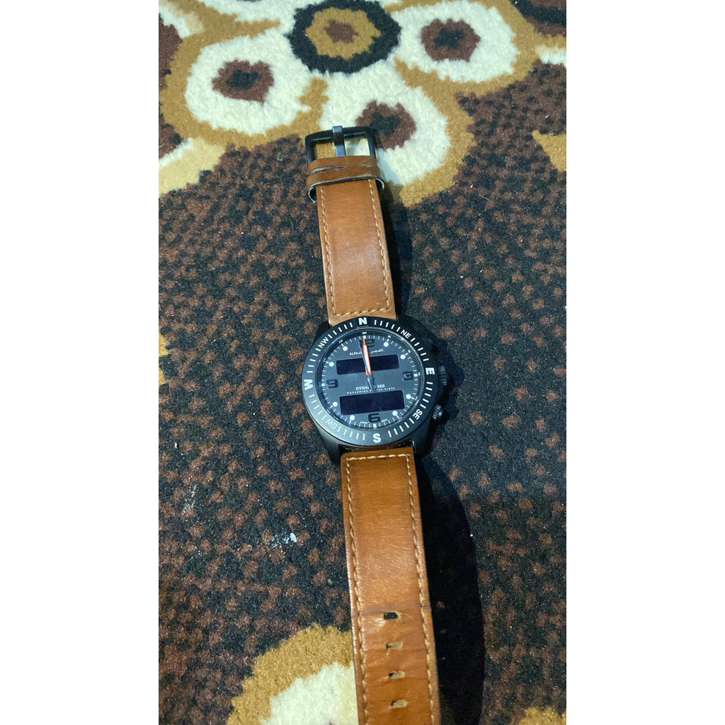 Jam Tangan Couple Kulit Pria Desain Elegan Coklat Muda-Hitam