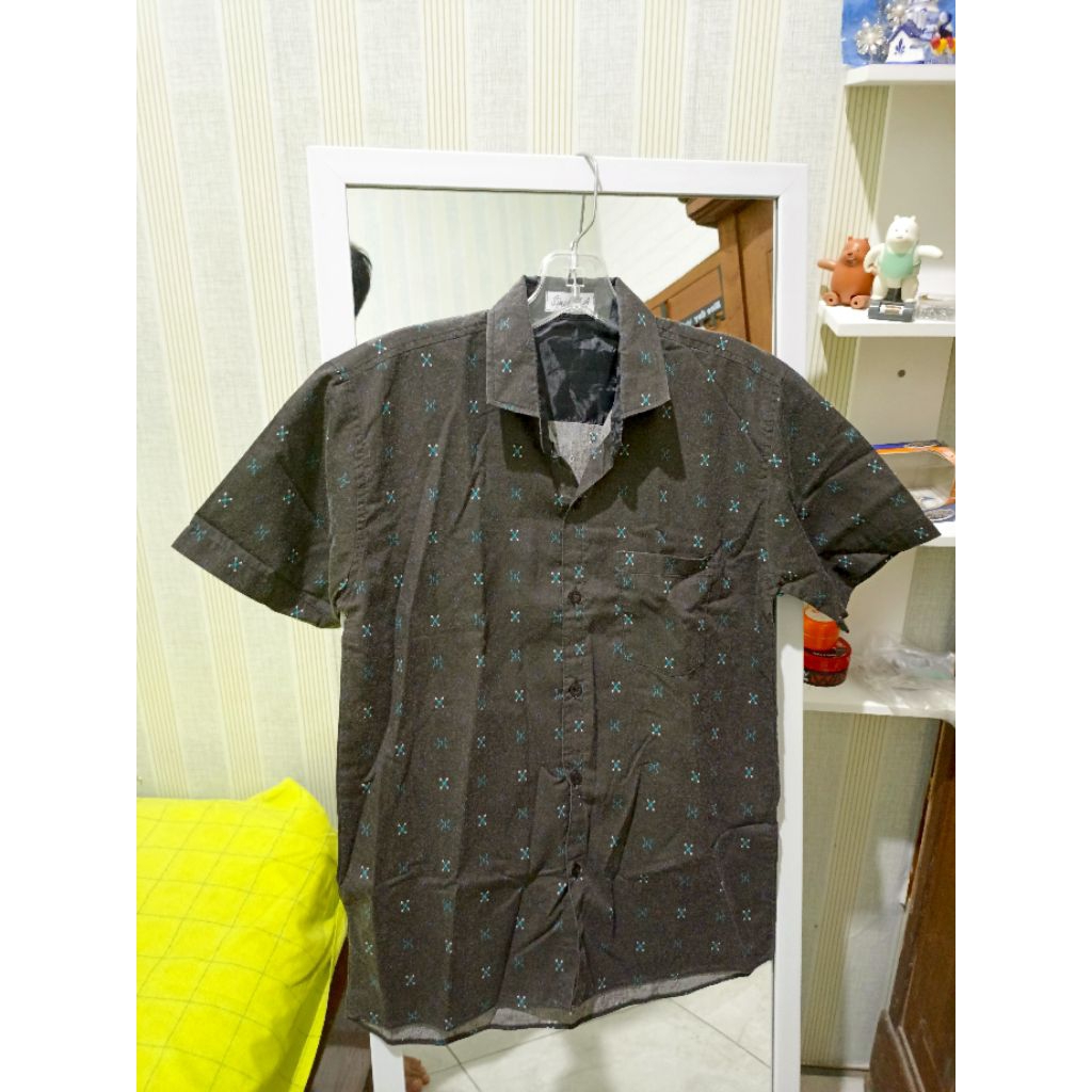 (thrift) Kemeja Pria Lengan Pendek Motif bunga Terbaru - Nyaman, Tidak Melar, Jahitan Rapi