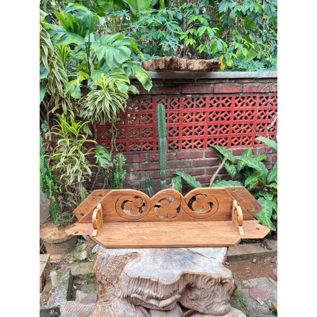 Rak Dinding Kayu Ukir Minimalis Motif Klasik – Rak Hias / Rak Al-Quran / Rak Pajangan Estetik