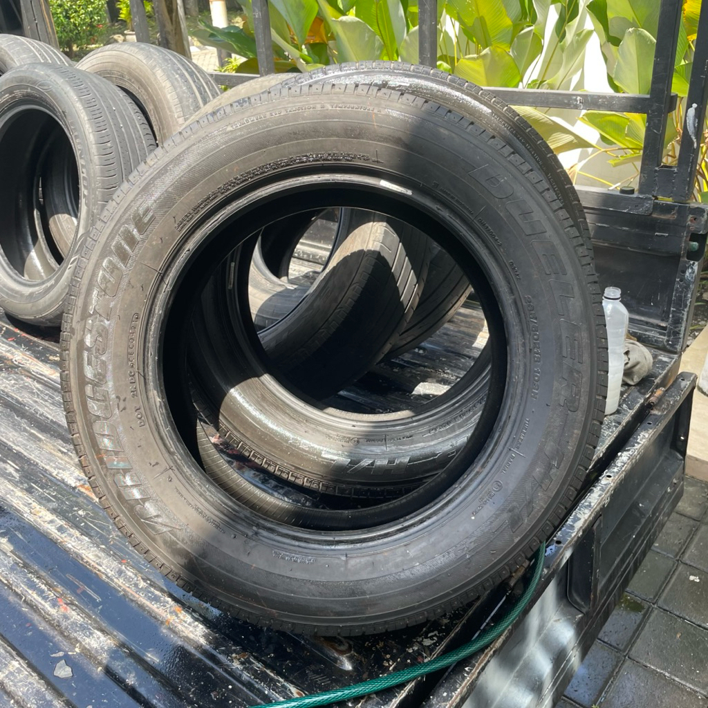 BAN BEKAS 235/60 R18 LAYAK PAKAI BISA UNTUK CRV DLL MURAHH