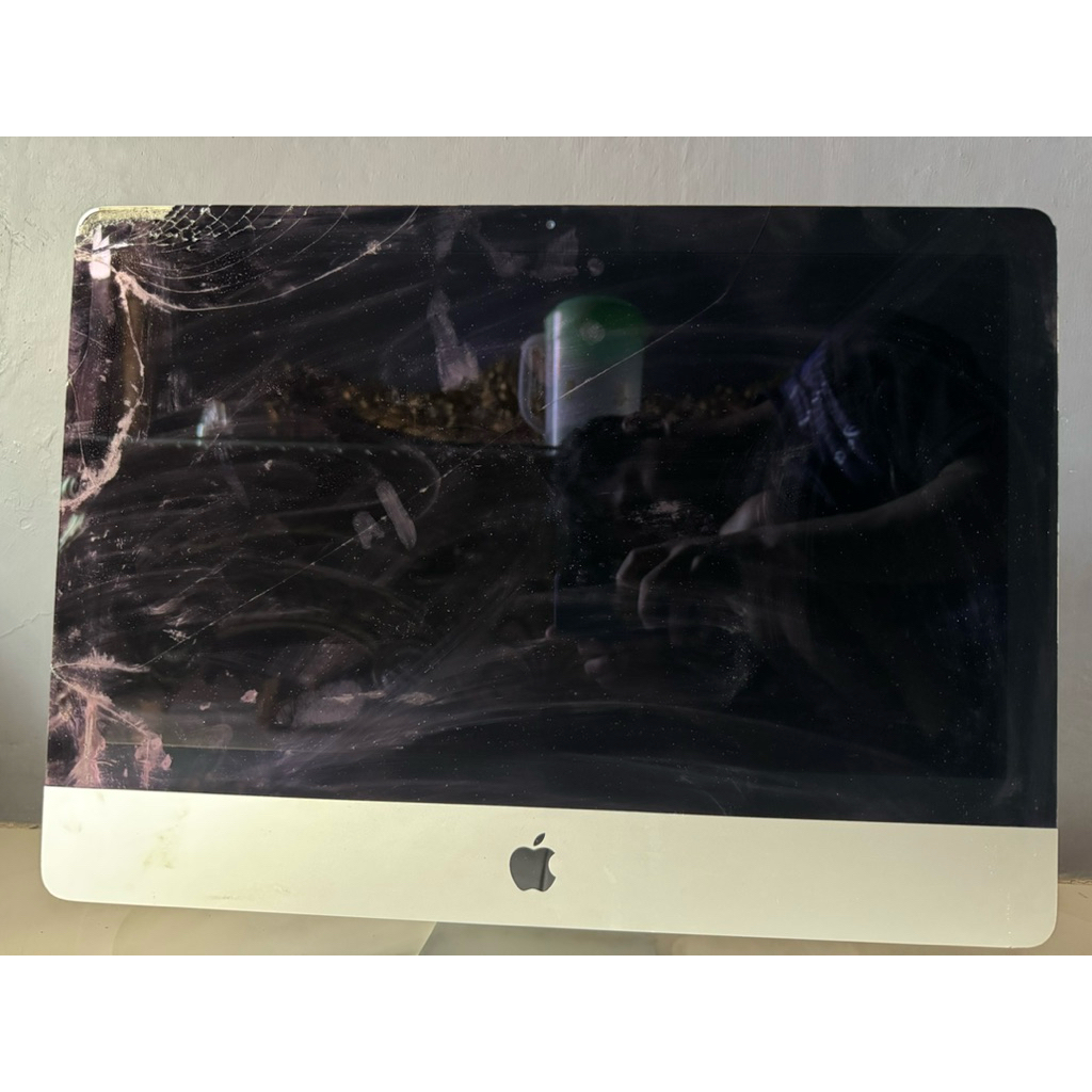 IMac 21 inch tebal (rusak) buat kanibalan