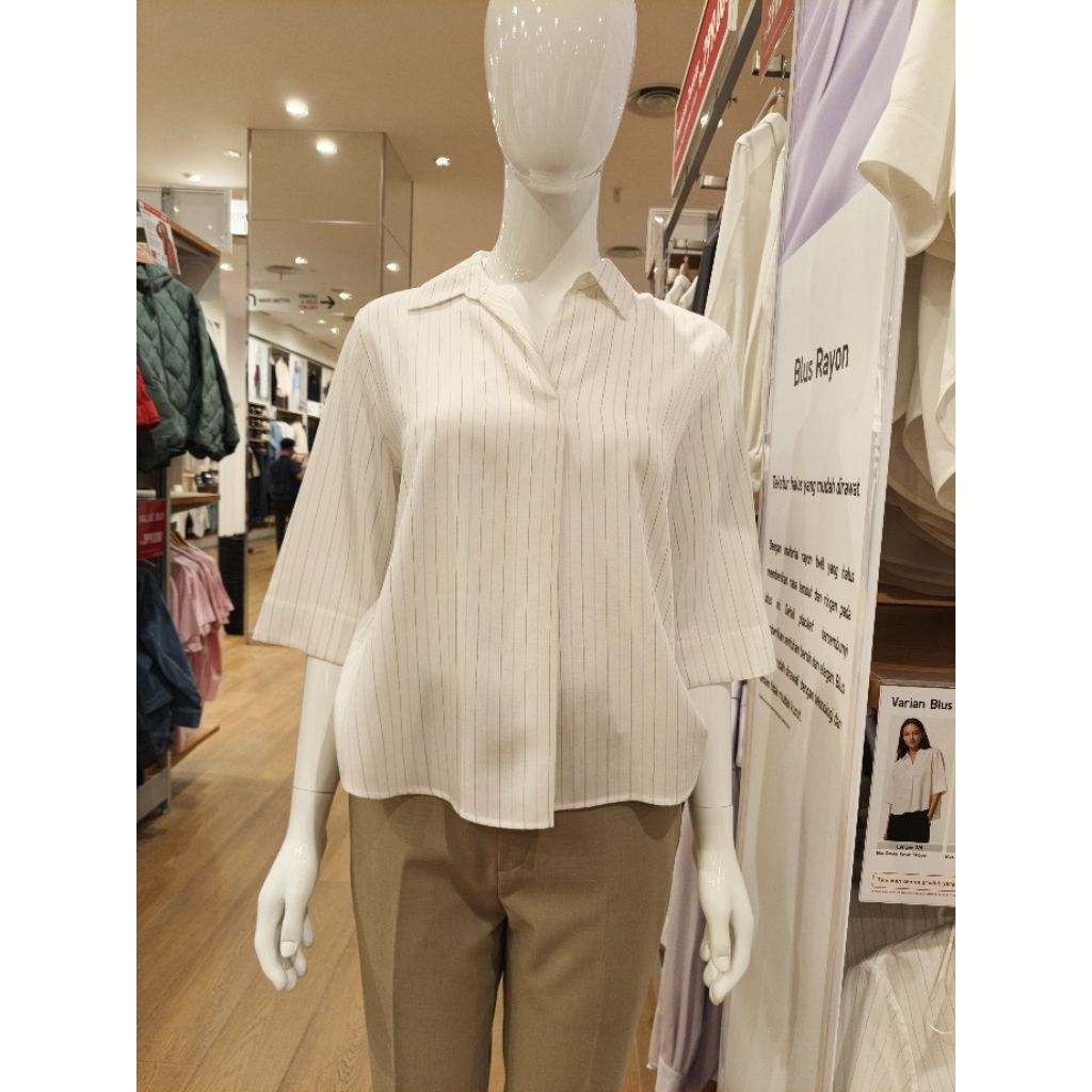 UNIQLO Kemeja Wanita Stripe Kekinian Terbaru