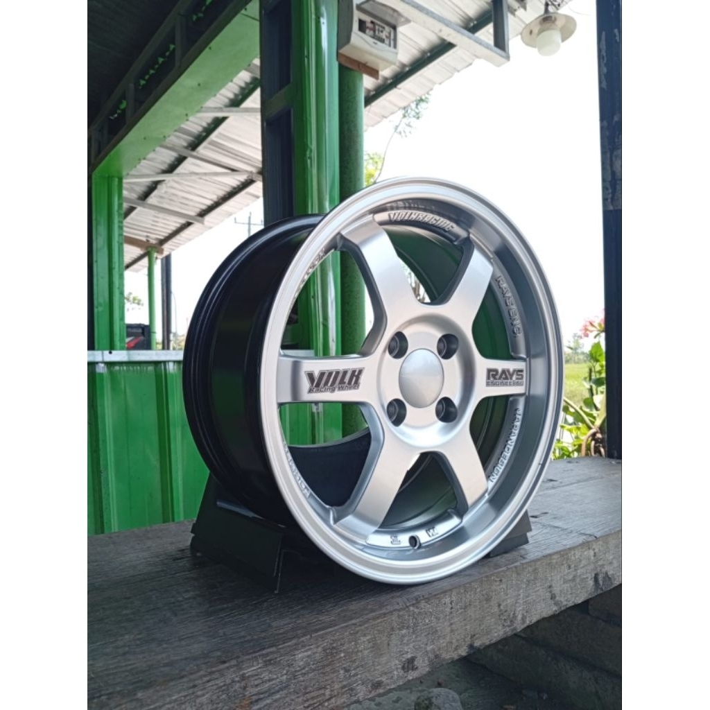 1 SET TE37 RAYS R15 H4 vcd 100 lbr 7 rt et 37