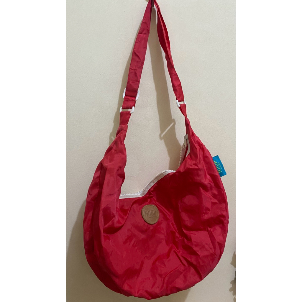 PRELOVED TAS NIION LUNAR RUNNING MERAH