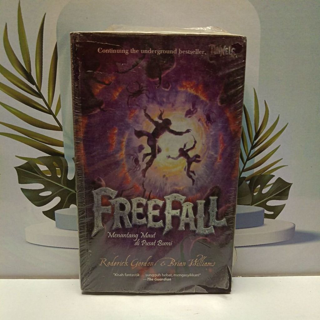 Novel Freefall By Roderick Gordon & Brian Williams Tersegel SoftCover