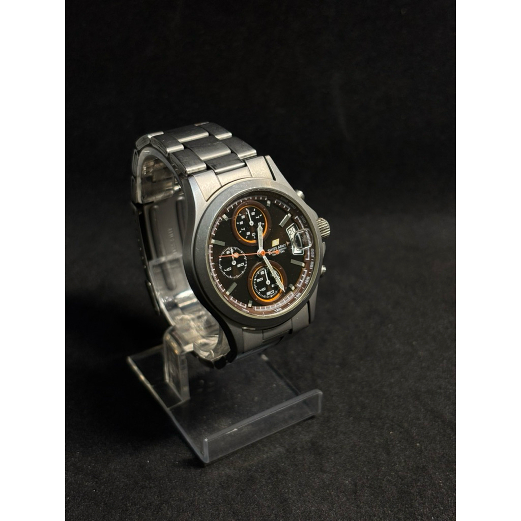 Jam SwisArmy Chronograph Titanium