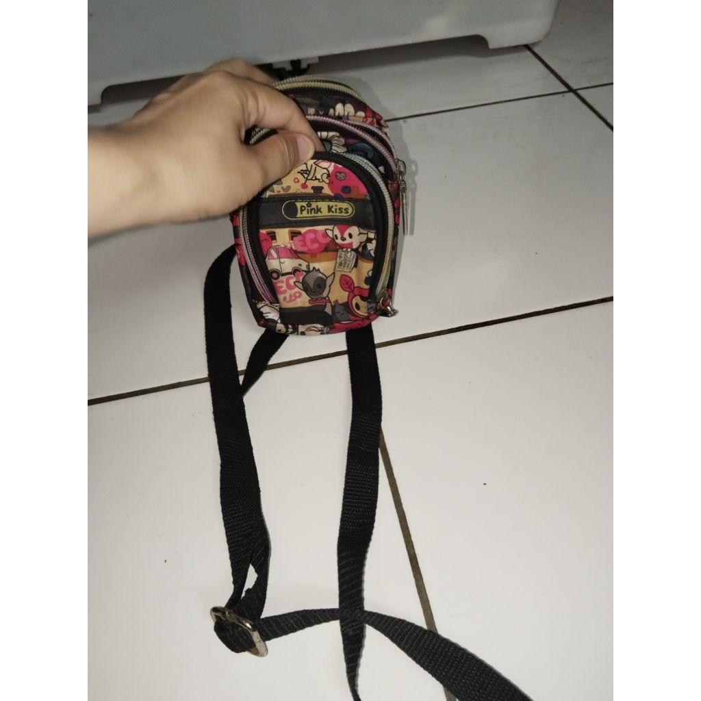 Tas Sling Bag Pink Kiss Preloved
