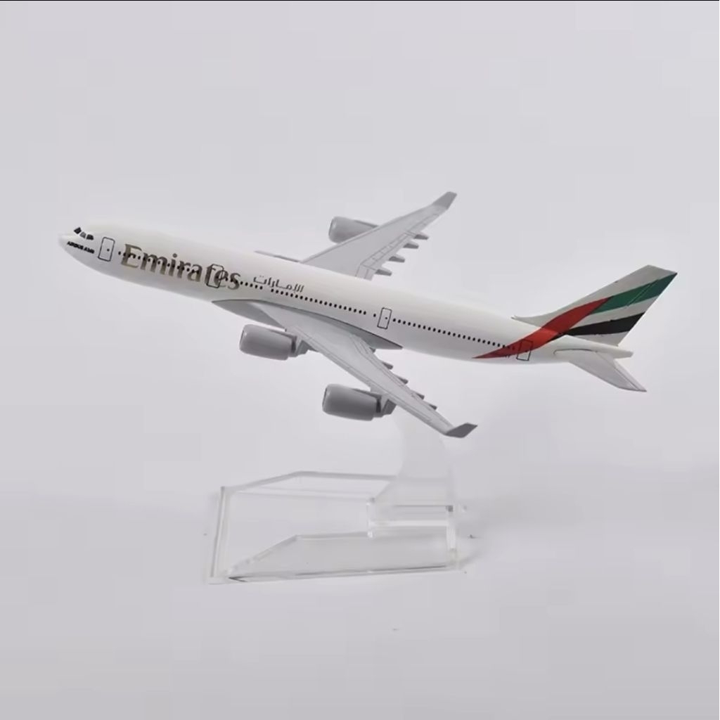 16CM EMIRATES A340 MINIATUR PESAWAT DIECAST BESI METAL PAJANGAN DISPLAY