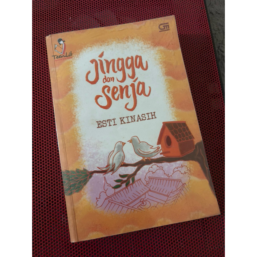 Preloved novel Jingga dan Senja - esti kinasih
